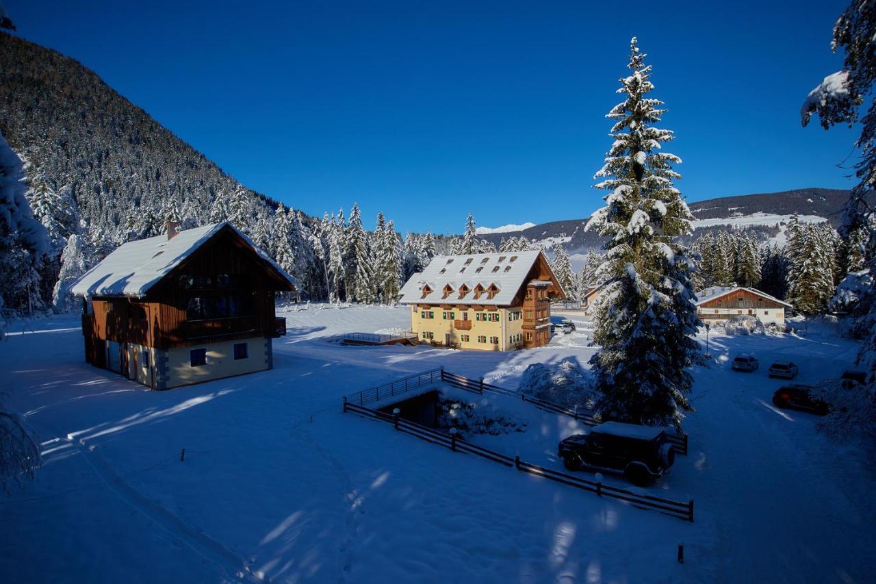 Natura Boutique Chalet Wellness Spa Dobbiaco Exterior foto